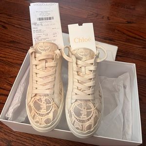 White platform sneaker